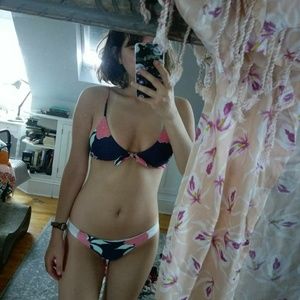 aila blue bikini set